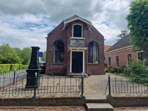 
                            <b>Gebouw van Nederlands Hervormde Gemeente</b><br>
                                                        <b>ISO:</b> 50 | <b>Sluitertijd:</b> 1/1036 | <b>Diafragma:</b> f/1.8 | <b>Datum:</b> 2024-07-07

                        