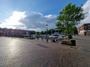 
                            <b>De haven van Appingedam en steigers</b><br>
                                                        <b>ISO:</b> 50 | <b>Sluitertijd:</b> 1/2755 | <b>Diafragma:</b> f/2.2 | <b>Datum:</b> 2024-05-29

                        