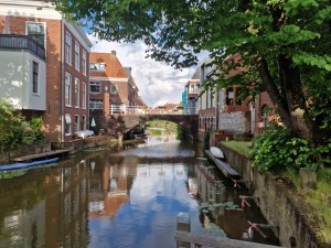 
                            <b>Het water Damsterdiep met de brug van de Kniestraat</b><br>
                                                        <b>ISO:</b> 50 | <b>Sluitertijd:</b> 1/488 | <b>Diafragma:</b> f/1.8 | <b>Datum:</b> 2024-05-29

                        