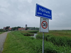 
                            <b>Komgrensbord Hollum in het verlengde van de Zuiderlaan</b><br>
                                                        <b>ISO:</b> 50 | <b>Sluitertijd:</b> 1/6897 | <b>Diafragma:</b> f/1.8 | <b>Datum:</b> 2024-05-25

                        