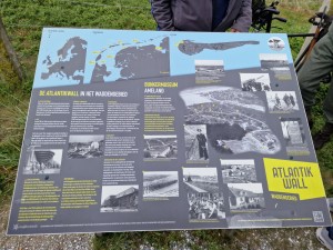 
                            <b>Informatiebord over de Atlantik Wall in het waddengebied</b><br>
                                                        <b>ISO:</b> 50 | <b>Sluitertijd:</b> 1/9615 | <b>Diafragma:</b> f/1.8 | <b>Datum:</b> 2024-05-25

                        
