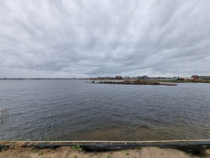 
                            <b>Het Woldmeer langs de Kooilaan op een bewolkte dag</b><br>
                                                        <b>ISO:</b> 50 | <b>Sluitertijd:</b> 1/676 | <b>Diafragma:</b> f/2.2 | <b>Datum:</b> 2024-03-22

                        