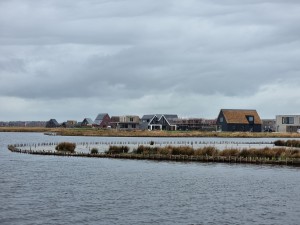 
                            <b>Het Woldmeer langs de Kooilaan op een bewolkte dag</b><br>
                                                        <b>ISO:</b> 50 | <b>Sluitertijd:</b> 1/403 | <b>Diafragma:</b> f/2.4 | <b>Datum:</b> 2024-03-22

                        