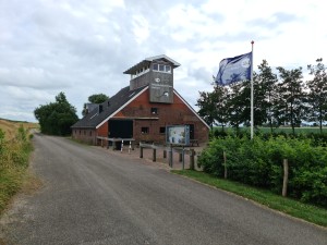 
                            <b>Het Bezoekerscentrum Dollard - Het Groninger Landschap langs de Dallingeweersterweg</b><br>
                                                        <b>ISO:</b> 50 | <b>Sluitertijd:</b> 1/482 | <b>Diafragma:</b> f/1.8 | <b>Datum:</b> 2023-07-01

                        
