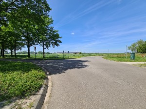 
                            <b>Asfaltweg met bomen en gras, Rengerslaan</b><br>
                                                        <b>ISO:</b> 64 | <b>Sluitertijd:</b> 1/1568 | <b>Diafragma:</b> f/2.2 | <b>Datum:</b> 2023-05-31

                        
