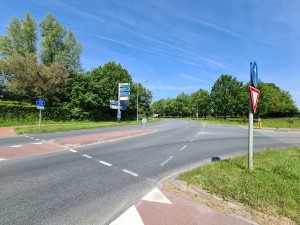 
                            <b>Kruispunt Rengerslaan onder een blauwe lucht</b><br>
                                                        <b>ISO:</b> 64 | <b>Sluitertijd:</b> 1/1324 | <b>Diafragma:</b> f/2.2 | <b>Datum:</b> 2023-05-31

                        