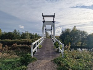 
                            <b>Loopbrug tussen de Rechte Tocht en de Groeve-Noord</b><br>
                                                        <b>ISO:</b> 50 | <b>Sluitertijd:</b> 1/2151 | <b>Diafragma:</b> f/1.8 | <b>Datum:</b> 2024-10-14

                        
