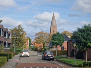 
                            <b>De Schildwolderdijk onder een blauwe lucht</b><br>
                                                        <b>ISO:</b> 50 | <b>Sluitertijd:</b> 1/2451 | <b>Diafragma:</b> f/2.4 | <b>Datum:</b> 2024-10-20

                        