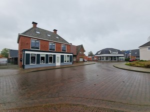 
                            <b>Kruising richting de Heerestraat te Middelstum</b><br>
                                                        <b>ISO:</b> 50 | <b>Sluitertijd:</b> 1/217 | <b>Diafragma:</b> f/2.2 | <b>Datum:</b> 2024-11-16

                        