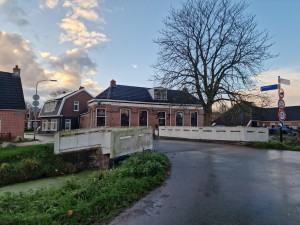 
                            <b>Kollerijweg richting Hoofdweg in Woltersum</b><br>
                                                        <b>ISO:</b> 50 | <b>Sluitertijd:</b> 1/193 | <b>Diafragma:</b> f/1.8 | <b>Datum:</b> 2024-11-17

                        