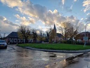 
                            <b>Vanaf de Hoofdweg gezien de kerk van Woltersum</b><br>
                                                        <b>ISO:</b> 50 | <b>Sluitertijd:</b> 1/281 | <b>Diafragma:</b> f/1.8 | <b>Datum:</b> 2024-11-17

                        