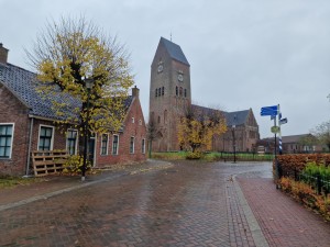 
                            <b>Bedumerweg richting de Bartholomeüskerk in Stedum</b><br>
                                                        <b>ISO:</b> 50 | <b>Sluitertijd:</b> 1/1567 | <b>Diafragma:</b> f/1.8 | <b>Datum:</b> 2024-11-16

                        