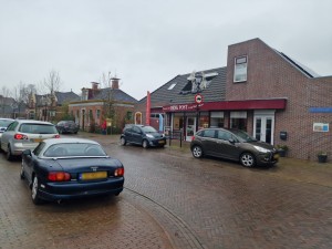 
                            <b>De Burchtstraat naast de Hoeksteenkerk en de bakkerij</b><br>
                                                        <b>ISO:</b> 50 | <b>Sluitertijd:</b> 1/1053 | <b>Diafragma:</b> f/1.8 | <b>Datum:</b> 2024-11-16

                        