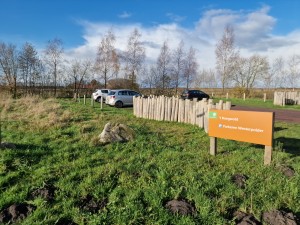 
                            <b>Parkeerplaat 't Roegwold Westerpolder</b><br>
                                                        <b>ISO:</b> 50 | <b>Sluitertijd:</b> 1/10204 | <b>Diafragma:</b> f/1.8 | <b>Datum:</b> 2024-11-18

                        
