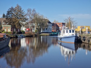 
                            <b>Bootjes aangemeerd in de haven van Martenshoek met huizen op de achtergrond.</b><br>
                                                        <b>ISO:</b> 50 | <b>Sluitertijd:</b> 1/2481 | <b>Diafragma:</b> f/2.4 | <b>Datum:</b> 2025-03-07

                        