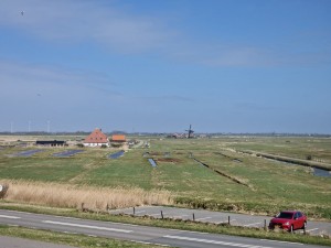 
                            <b>Groene weilanden met molens en gebouwen in een typisch Nederlands landschap.</b><br>
                                                        <b>ISO:</b> 50 | <b>Sluitertijd:</b> 1/3968 | <b>Diafragma:</b> f/2.4 | <b>Datum:</b> 2025-03-30

                        