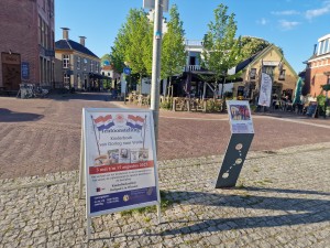 
                            <b>Tentoonstellingaankondiging voor kinderboeken van oorlog naar vrede, mei tot augustus.</b><br>
                                                        <b>ISO:</b> 50 | <b>Sluitertijd:</b> 1/4386 | <b>Diafragma:</b> f/1.8 | <b>Datum:</b> 2025-05-08

                        