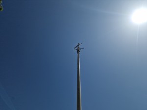 
                            <b>Hoge vlaggenmast met windwijzer.</b><br>
                                                        <b>ISO:</b> 50 | <b>Sluitertijd:</b> 1/5747 | <b>Diafragma:</b> f/1.8 | <b>Datum:</b> 2025-07-02

                        