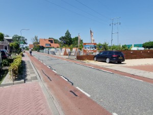 
                            <b>Fietser op de westeinde met auto links geparkeerd.</b><br>
                                                        <b>ISO:</b> 50 | <b>Sluitertijd:</b> 1/2985 | <b>Diafragma:</b> f/2.2 | <b>Datum:</b> 2025-07-02

                        