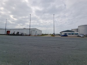 
                            <b>Industriële haventerrein met parkeerplaats.</b><br>
                                                        <b>ISO:</b> 50 | <b>Sluitertijd:</b> 1/3663 | <b>Diafragma:</b> f/2.2 | <b>Datum:</b> 2025-07-26

                        