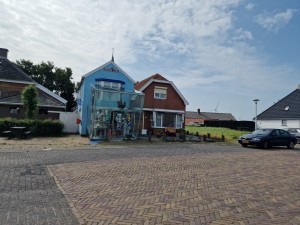 
                            <b>hengelsportzaak met glazen voorbouw.</b><br>
                                                        <b>ISO:</b> 50 | <b>Sluitertijd:</b> 1/18519 | <b>Diafragma:</b> f/1.8 | <b>Datum:</b> 2025-07-26

                        