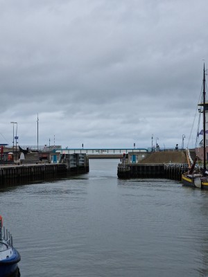 
                            <b>Sasbrug over sluis bij haveningang.</b><br>
                                                        <b>ISO:</b> 50 | <b>Sluitertijd:</b> 1/2817 | <b>Diafragma:</b> f/2.4 | <b>Datum:</b> 2025-08-17

                        