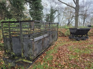 
                            <b>Oude metalen mijnwagens op rails.</b><br>
                                                        <b>ISO:</b> 200 | <b>Sluitertijd:</b> 1/100 | <b>Diafragma:</b> f/1.7 | <b>Datum:</b> 2025-11-16

                        
