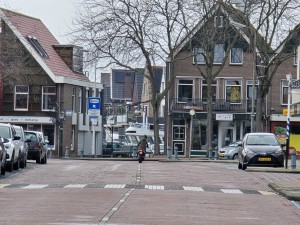
                            <b>Scooterrijder rijdt over de straat richting de haven.</b><br>
                                                        <b>ISO:</b> 40 | <b>Sluitertijd:</b> 2497831/250000000 | <b>Diafragma:</b> f/3.4 | <b>Datum:</b> 2025-12-07

                        