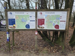 
                            <b>Twee informatieborden met wandel- en fietsroutekaarten van Ermelo.</b><br>
                                                        <b>ISO:</b> 40 | <b>Sluitertijd:</b> 5567099/1000000000 | <b>Diafragma:</b> f/1.7 | <b>Datum:</b> 2025-12-07

                        