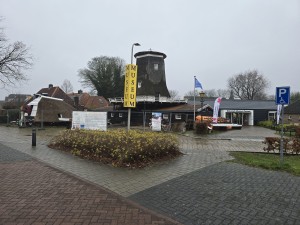 
                            <b>Historisch Museum Ommen met markante molen als blikvanger.</b><br>
                                                        <b>ISO:</b> 80 | <b>Sluitertijd:</b> 5567099/1000000000 | <b>Diafragma:</b> f/1.7 | <b>Datum:</b> 2025-11-28

                        
