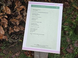 
                            <b>Informatiebord met gedicht “Historisch Ommen”.</b><br>
                                                        <b>ISO:</b> 40 | <b>Sluitertijd:</b> 83337/5000000 | <b>Diafragma:</b> f/1.7 | <b>Datum:</b> 2025-11-28

                        