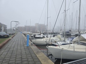 
                            <b>Aangemeerde zeilboten in de jachthaven.</b><br>
                                                        <b>ISO:</b> 16 | <b>Sluitertijd:</b> 1/180 | <b>Diafragma:</b> f/1.7 | <b>Datum:</b> 2025-11-07

                        