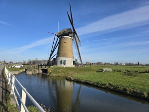
                            <b>Oude Nederlandse windmolen met grote wieken.</b><br>
                                                        <b>ISO:</b> 12 | <b>Sluitertijd:</b> 622769/500000000 | <b>Diafragma:</b> f/1.7 | <b>Datum:</b> 2026-02-08

                        