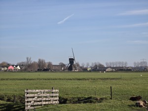 
                            <b>Een traditionele windmolen staat centraal in het landschap.</b><br>
                                                        <b>ISO:</b> 32 | <b>Sluitertijd:</b> 986801/1000000000 | <b>Diafragma:</b> f/3.4 | <b>Datum:</b> 2026-02-08

                        