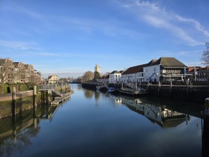 
                            <b>Rustig kanaal met aangemeerde boten en historische gebouwen langs de kade.</b><br>
                                                        <b>ISO:</b> 12 | <b>Sluitertijd:</b> 1151479/500000000 | <b>Diafragma:</b> f/1.7 | <b>Datum:</b> 2026-02-08

                        