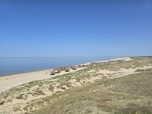 
                            <b>Rij strandhuisjes langs de kustlijn</b><br>
                                                        <b>ISO:</b> 12 | <b>Sluitertijd:</b> 834303/1000000000 | <b>Diafragma:</b> f/1.7 | <b>Datum:</b> 2026-05-25

                        