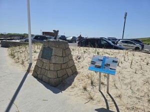 
                            <b>Oorlogsmonument met vliegtuigpropeller en informatiebord.</b><br>
                                                        <b>ISO:</b> 12 | <b>Sluitertijd:</b> 138801/200000000 | <b>Diafragma:</b> f/1.7 | <b>Datum:</b> 2026-05-25

                        