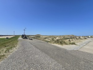 
                            <b>Verhard wandelpad door de duinen richting strand.</b><br>
                                                        <b>ISO:</b> 50 | <b>Sluitertijd:</b> 21629/62500000 | <b>Diafragma:</b> f/2.2 | <b>Datum:</b> 2026-05-25

                        