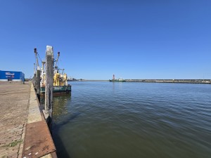 
                            <b>Vissersboot aangemeerd aan de kade.</b><br>
                                                        <b>ISO:</b> 50 | <b>Sluitertijd:</b> 13503/31250000 | <b>Diafragma:</b> f/2.2 | <b>Datum:</b> 2026-05-25

                        