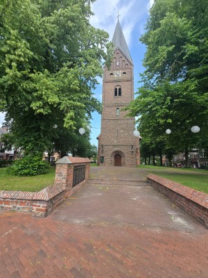 
                            <b>Bakstenen kerktoren met klok en spits.</b><br>
                                                        <b>ISO:</b> 50 | <b>Sluitertijd:</b> 229673/200000000 | <b>Diafragma:</b> f/2.2 | <b>Datum:</b> 2026-06-28

                        